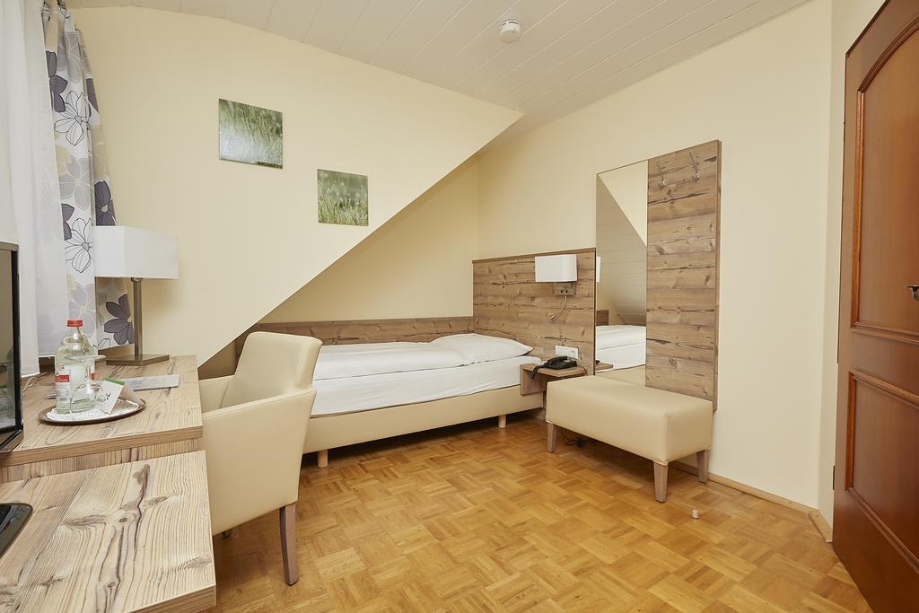 Hotel Roessle Trochtelfingen Экстерьер фото