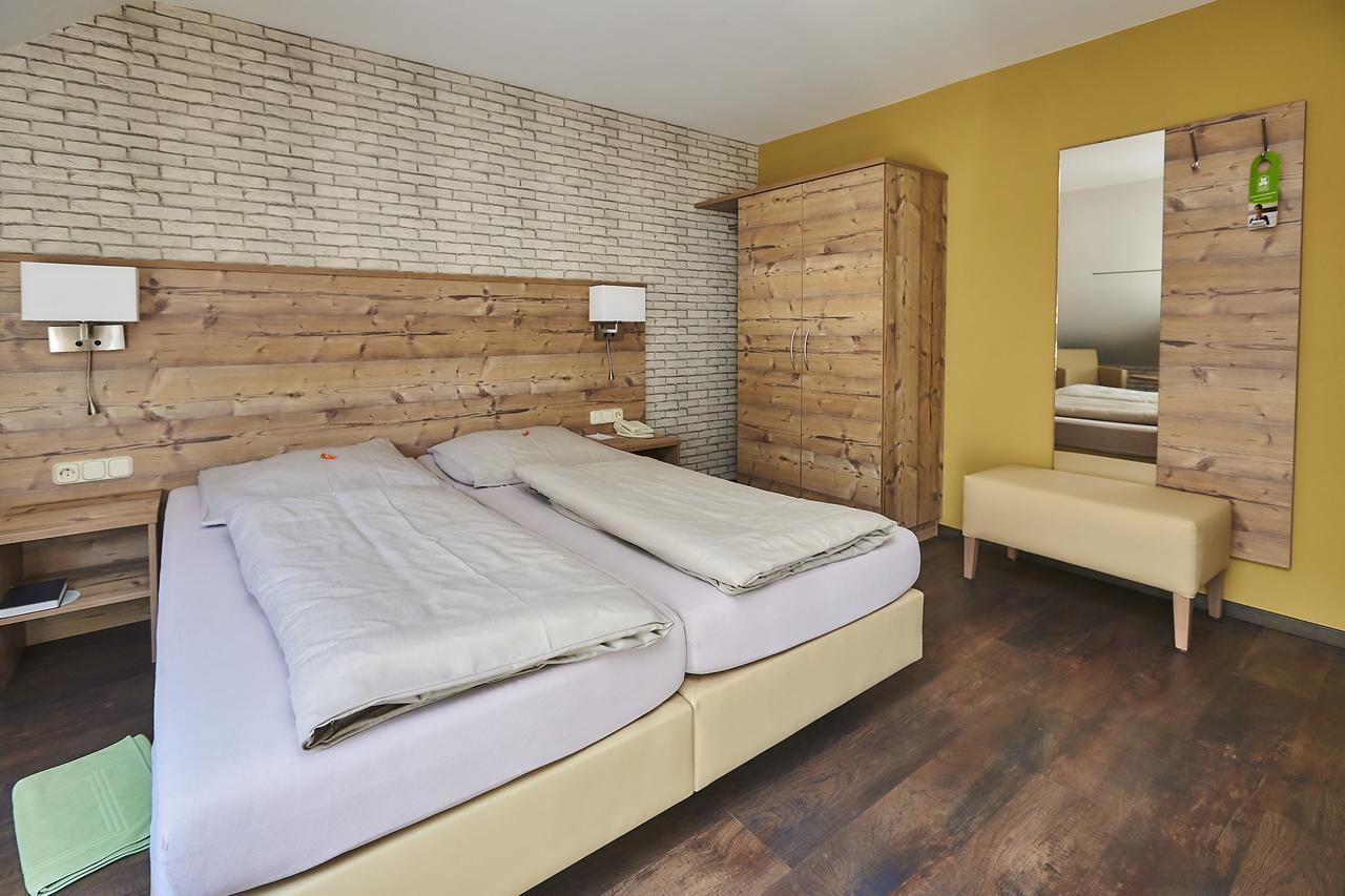 Hotel Roessle Trochtelfingen Экстерьер фото